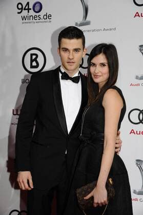 Patrick Moelleken mit Freundin 10 Jahre Audi Generation Award Preis, Auszeichnung Hotel Bayerischer Hof München 07. Dezember 2016