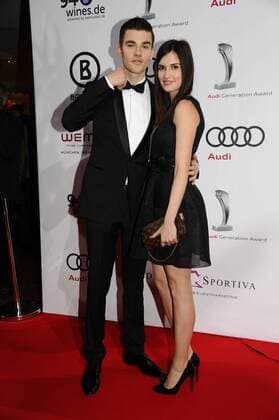 Patrick Moelleken mit Freundin 10 Jahre Audi Generation Award Preis, Auszeichnung Hotel Bayerischer Hof München 07. Dezember 2016