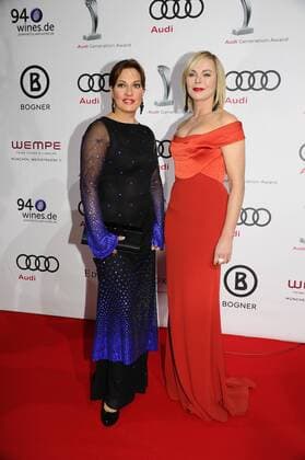 Julia Dahmen und Saskia Valencia 10 Jahre Audi Generation Award Preis, Auszeichnung Hotel Bayerischer Hof München 07. Dezember 2016