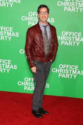 LOS ANGELES - DEC 7: Dan Bucatinsky at the Office Christmas Party Premiere at Village Theater on December 7, 2016 in Westwood, CA  Copyright: xKathyxHutchinsx xIPAx