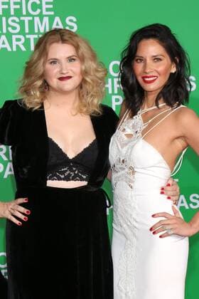 LOS ANGELES - DEC 7: Jillian Bell, Olivia Munn at the Office Christmas Party Premiere at Village Theater on December 7, 2016 in Westwood, CA  Copyright: xKathyxHutchinsx xIPAx