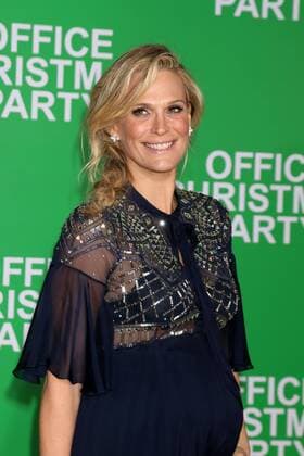 LOS ANGELES - DEC 7: Molly Sims at the Office Christmas Party Premiere at Village Theater on December 7, 2016 in Westwood, CA  Copyright: xKathyxHutchinsx xIPAx
