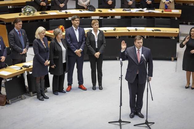 08.12.2016, Berlin, Deutschland, GER, Berliner Abgeordnetenhaus, 3. Plenarsitzung, Foto: Vereidigung der neuen Berliner Senatoren durch Präsident Ralf Wieland (SPD) (nicht im Bild), Senator für Inneres und Sport: Andreas Geisel (SPD)