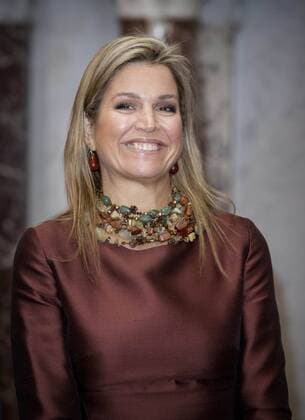 08-12-2016 Amsterdam King Willem-Alexander, with Queen Maxima and Princess Beatrix, during the Erasmusprize ceremony at the Koninklijke paleis in Amsterdam. The King, patron of the Praemium Erasmianum foundation, and the board has awarded the 150.000 euro prize to the British writer Dame Antonia Susan Byatt (1936). This years theme of the Erasmusprijs was ‘Life Writing .  Copyright: xPPE v.d.xWerfx