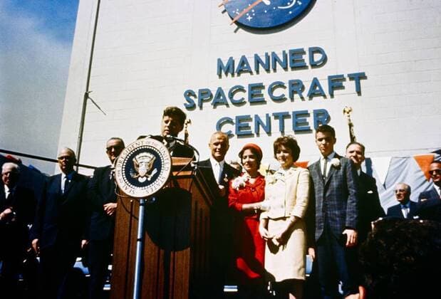 December 8, 2016 - (File Photo) - John Glenn, the first American to orbit the Earth and a former U.S. senator and war hero, has died. He was 95. PICTURED: Feb. 23, 1962 - John Glenn Honored by President John F. Kennedy. Astronaut John Glenn Jr. is honored by President John F. Kennedy after Glenn s historical first manned orbital flight, Mercury-Atlas 6. The ceremony was held in front of Hangar S at Cape Canaveral Air Force Station. Cape Canaveral U.S. - ZUMAz03_ 20161208_shl_z03_040