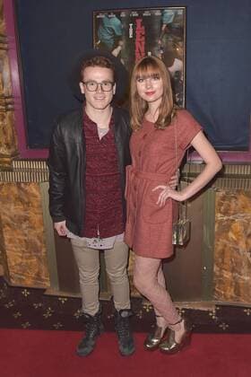 Justin Tinucci und Serena Laurel bei der Premiere des Kinofilms The Lennon Report im Crest Theatre. Los Angeles, 08.12.2016 Foto:xD.xStarbuckx xFuturexImage