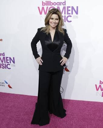 Shania Twain arrives on the red carpet at the Billboard Women in Music 2016 event on December 9, 2016 in New York City.  NYP20161209144 JOHNxANGELILLO