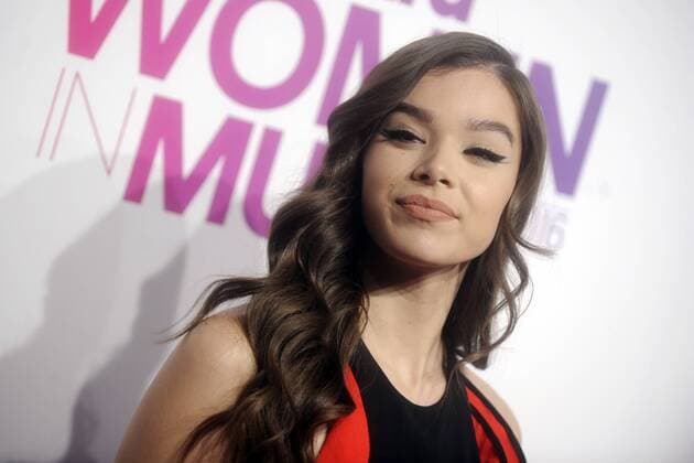 Hailee Steinfeld beim 11. Billboard Women in Music 2016 Event am Pier 36. New York, 09.12.2016 Foto:xD.xVanxTinex xFuturexImage