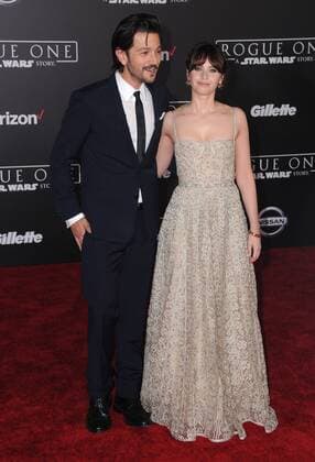Themen der Woche Bilder des Tages December 10, 2016 - Hollywood, CA, United States - 10 December 2016 - Hollywood, California - Diego Luna, Felicity Jones. Rogue One: A Star Wars Story World premiere held at Pantages Theater. Photo Credit: AdMedia Hollywood United States - ZUMAa123 20161210_zaa_a123_072