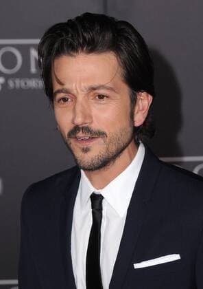 December 10, 2016 - Hollywood, CA, United States - 10 December 2016 - Hollywood, California - Diego Luna. Rogue One: A Star Wars Story World premiere held at Pantages Theater. Photo Credit: AdMedia Hollywood United States - ZUMAa123 20161210_zaa_a123_077