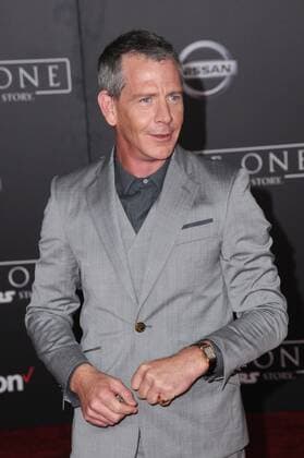 December 10, 2016 - Hollywood, CA, United States - 10 December 2016 - Hollywood, California - Ben Mendelsohn. Rogue One: A Star Wars Story World premiere held at Pantages Theater. Photo Credit: AdMedia Hollywood United States - ZUMAa123 20161210_zaa_a123_083