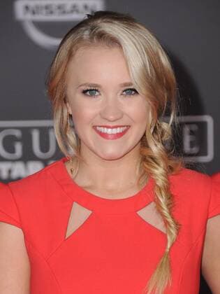 December 10, 2016 - Hollywood, CA, United States - 10 December 2016 - Hollywood, California - Emily Ozment. Rogue One: A Star Wars Story World premiere held at Pantages Theater. Photo Credit: AdMedia Hollywood United States - ZUMAa123 20161210_zaa_a123_203