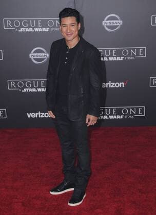 December 10, 2016 - Hollywood, CA, United States - 10 December 2016 - Hollywood, California - Mario Lopez. Rogue One: A Star Wars Story World premiere held at Pantages Theater. Photo Credit: AdMedia Hollywood United States - ZUMAa123 20161210_zaa_a123_218