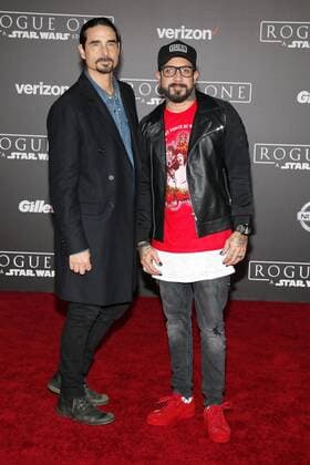Kevin Richardson und A. J. McLean von den Backstreet Boys bei der Rogue One: A Star Wars Story Film Premiere am 10.12.2016 in Hollywood, Los Angeles Rogue One: A Star Wars Story World Premiere in Hollywood, Los Angeles, 2016 