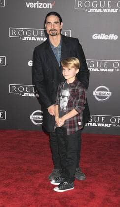 December 10, 2016 - Los Angeles, California, United States - December 10th 2016 - Los Angeles California USA - Singer KEVIN RICHARDSON, Son MASON RICHARDSON at the World Premiere for Rogue One Star Wars held at the Pantages Theater, Hollywood, Los Angeles CA Los Angeles United States - ZUMAf05_ 20161210_zaf_f05_061