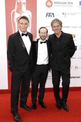 Oliver Masucci, Fabian Busch und Christoph Müller bei der Verleihung vom 29. Europäischen Filmpreis 2016 29th European Film Awards 2016 im Nationalen Forum für Musik. Breslau, 10.12.2016 Foto:xS.xGabschx xFuturexImage