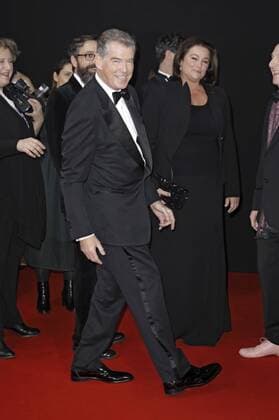 Pierce Brosnan mit Gattin Keely Shaye Smith bei der Verleihung vom 29. Europäischen Filmpreis 2016 29th European Film Awards 2016 im Nationalen Forum für Musik. Breslau, 10.12.2016 Foto:xS.xGabschx xFuturexImage