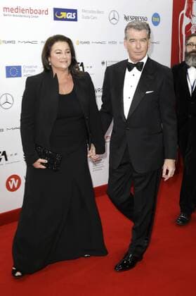 Pierce Brosnan mit Gattin Keely Shaye Smith bei der Verleihung vom 29. Europäischen Filmpreis 2016 29th European Film Awards 2016 im Nationalen Forum für Musik. Breslau, 10.12.2016 Foto:xS.xGabschx xFuturexImage