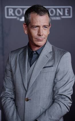 Cast member Ben Mendelsohn attends the premiere of the sci-fi motion picture Rogue One: A Star Wars Story at the Pantages Theatre in the Hollywood section of Los Angeles on December 10, 2016. Storyline: The Rebellion makes a risky move to steal the plans to the Death Star, setting up the epic saga to follow.  LAP2016121012 JIMxRUYMEN