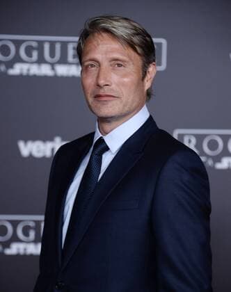 Cast member Mads Mikkelsen attends the premiere of the sci-fi motion picture Rogue One: A Star Wars Story at the Pantages Theatre in the Hollywood section of Los Angeles on December 10, 2016. Storyline: The Rebellion makes a risky move to steal the plans to the Death Star, setting up the epic saga to follow.  LAP2016121038 JIMxRUYMEN
