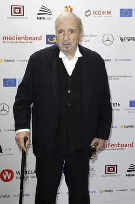 Jean-Claude Carriere mit dem Preis für sein Lebenswerk bei der Verleihung vom 29. Europäischen Filmpreis 2016 29th European Film Awards 2016 im Nationalen Forum für Musik. Breslau, 10.12.2016 Foto:xS.xGabschx xFuturexImage