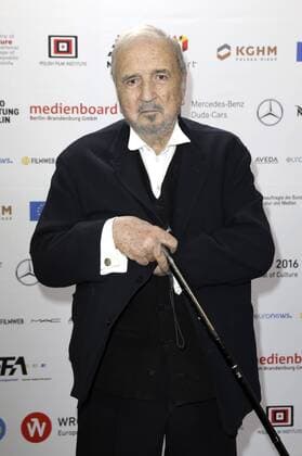 Jean-Claude Carriere mit dem Preis für sein Lebenswerk bei der Verleihung vom 29. Europäischen Filmpreis 2016 29th European Film Awards 2016 im Nationalen Forum für Musik. Breslau, 10.12.2016 Foto:xS.xGabschx xFuturexImage