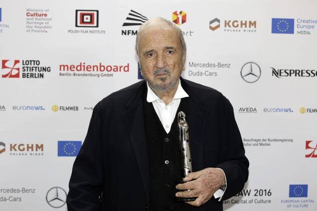 Jean-Claude Carriere mit dem Preis für sein Lebenswerk bei der Verleihung vom 29. Europäischen Filmpreis 2016 29th European Film Awards 2016 im Nationalen Forum für Musik. Breslau, 10.12.2016 Foto:xS.xGabschx xFuturexImage