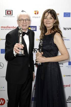 Janus Billeskov Jansen und Anne Osterud mit dem Preis für den besten Schnitt bei Kollektivet Die Kommune bei der Verleihung vom 29. Europäischen Filmpreis 2016 29th European Film Awards 2016 im Nationalen Forum für Musik. Breslau, 10.12.2016 Foto:xS.xGabschx xFuturexImage