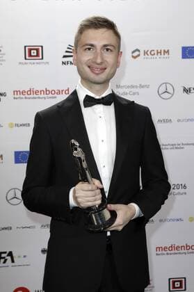 Ilya Demutsky mit dem Preis für den besten Soundtrack zu (M)uchenik Der die Zeichen liest bei der Verleihung vom 29. Europäischen Filmpreis 2016 29th European Film Awards 2016 im Nationalen Forum für Musik. Breslau, 10.12.2016 Foto:xS.xGabschx xFuturexImage