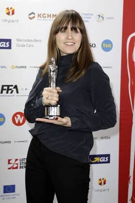 Camilla Hjelm Knudsen mit dem Preis für die beste Kamera bei Under Sandet Unter dem Sand - Das Versprechen der Freiheit bei der Verleihung vom 29. Europäischen Filmpreis 2016 29th European Film Awards 2016 im Nationalen Forum für Musik. Breslau, 10.12.2016 Foto:xS.xGabschx xFuturexImage