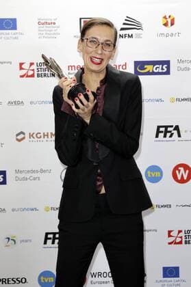 Barbara Kreuzer mit dem Preis für das besten Make-up bei Under Sandet Unter dem Sand - Das Versprechen der Freiheit bei der Verleihung vom 29. Europäischen Filmpreis 2016 29th European Film Awards 2016 im Nationalen Forum für Musik. Breslau, 10.12.2016 Foto:xS.xGabschx xFuturexImage