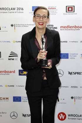 Barbara Kreuzer mit dem Preis für das besten Make-up bei Under Sandet Unter dem Sand - Das Versprechen der Freiheit bei der Verleihung vom 29. Europäischen Filmpreis 2016 29th European Film Awards 2016 im Nationalen Forum für Musik. Breslau, 10.12.2016 Foto:xS.xGabschx xFuturexImage