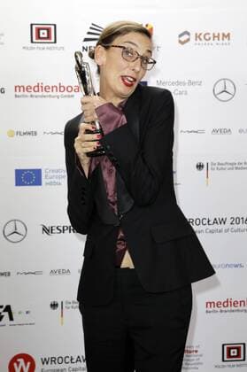 Barbara Kreuzer mit dem Preis für das besten Make-up bei Under Sandet Unter dem Sand - Das Versprechen der Freiheit bei der Verleihung vom 29. Europäischen Filmpreis 2016 29th European Film Awards 2016 im Nationalen Forum für Musik. Breslau, 10.12.2016 Foto:xS.xGabschx xFuturexImage