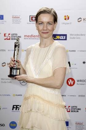Sandra Hüller mit dem Preis für die beste Darstellerin in Toni Erdmann bei der Verleihung vom 29. Europäischen Filmpreis 2016 29th European Film Awards 2016 im Nationalen Forum für Musik. Breslau, 10.12.2016 Foto:xS.xGabschx xFuturexImage