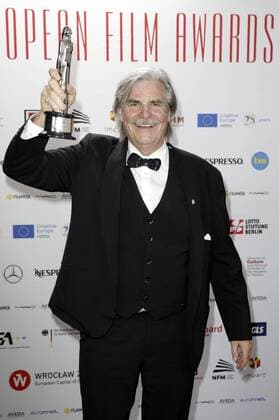 Peter Simonischek mit dem Preis für den besten Darsteller in Tini Erdamnn , bei der Verleihung vom 29. Europäischen Filmpreis 2016 29th European Film Awards 2016 im Nationalen Forum für Musik. Breslau, 10.12.2016 Foto:xS.xGabschx xFuturexImage