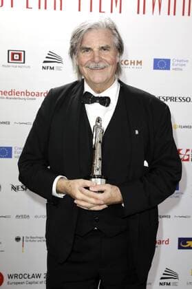 Peter Simonischek mit dem Preis für den besten Darsteller in Tini Erdamnn , bei der Verleihung vom 29. Europäischen Filmpreis 2016 29th European Film Awards 2016 im Nationalen Forum für Musik. Breslau, 10.12.2016 Foto:xS.xGabschx xFuturexImage
