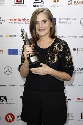 Alice Normington mir dem Preis für das beste Set-Design bei Suffragette - Taten statt Worte bei der Verleihung vom 29. Europäischen Filmpreis 2016 29th European Film Awards 2016 im Nationalen Forum für Musik. Breslau, 10.12.2016 Foto:xS.xGabschx xFuturexImage