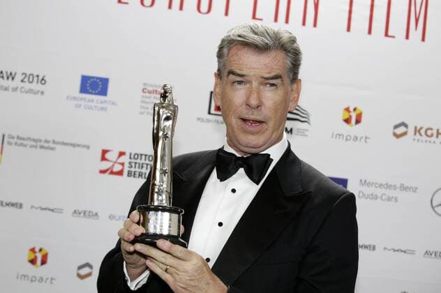 Pierce Brosnan mit dem Preis für die beste europäische Leistung im Weltkino bei der Verleihung vom 29. Europäischen Filmpreis 2016 29th European Film Awards 2016 im Nationalen Forum für Musik. Breslau, 10.12.2016 Foto:xS.xGabschx xFuturexImage