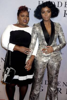 Janelle Monae mit Gast beim Special Screening des Kinofilms Hidden Figures - Unerkannte Heldinnen im SVA Theatre. New York, 10.12.2016 Foto:xD.xVanxTinex xFuturexImage