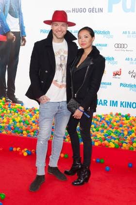 Mateo Jaschik mit Freundin Tynya Ernst - Premiere PLOETZLICH PAPA im Zoo Palast in Berlin am 12.12.2016. Premiere PLOETZLICH PAPA