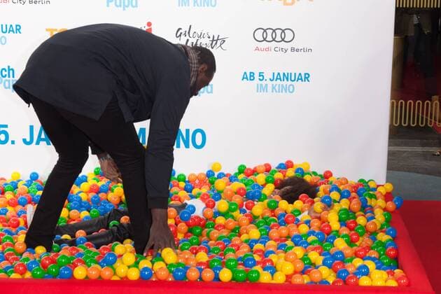 Omar Sy und Gloria Colston - Premiere PLOETZLICH PAPA im Zoo Palast in Berlin am 12.12.2016. Premiere PLOETZLICH PAPA