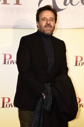 Db Milano 12 12 2016 - red carpet film Poveri ma ricchi - Christian De Sica 
