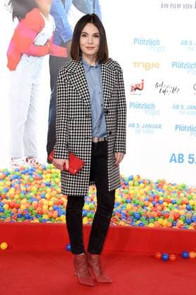 Nadine Warmuth bei der Premeire des Kinofilms Plötzlich Papa Demain tout commence im Zoo Palast. Berlin, 12.12.2016 Foto:xF.xKernx xFuturexImage