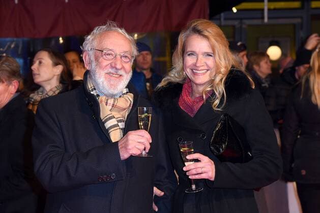 Dieter Hallervorden mit Freundin Christiane Zander Weltpremiere von Vier gegen die Bank im CineStar im Sony Center in Berlin am 13.12.2016