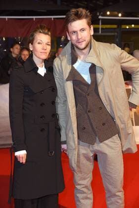 Steve Windolf mit Freundin Kerstin Landsmann Weltpremiere von Vier gegen die Bank im CineStar im Sony Center in Berlin am 13.12.2016