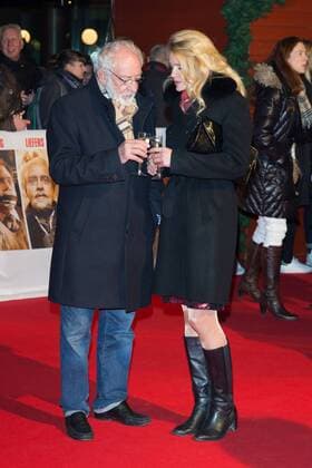 Dieter Hallervorden mit Freundin Christiane Zander - Weltpremiere von VIER GEGEN DIE BANK im CineStar Kino im Sony Center in Berlin am 13.12.2016. Premiere VIER GEGEN DIE BANK