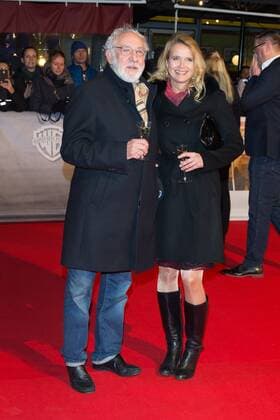 Dieter Hallervorden mit Freundin Christiane Zander - Weltpremiere von VIER GEGEN DIE BANK im CineStar Kino im Sony Center in Berlin am 13.12.2016. Premiere VIER GEGEN DIE BANK