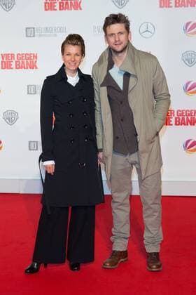 Steve Windolf mit Freundin Kerstin Landsmann - Weltpremiere von VIER GEGEN DIE BANK im CineStar Kino im Sony Center in Berlin am 13.12.2016. Premiere VIER GEGEN DIE BANK