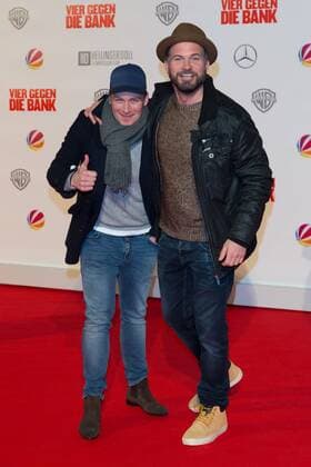 Martin Stanger und Simon Boer - Weltpremiere von VIER GEGEN DIE BANK im CineStar Kino im Sony Center in Berlin am 13.12.2016. Premiere VIER GEGEN DIE BANK