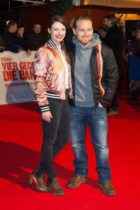 Julia Hartmann und Axel Stein - Weltpremiere von VIER GEGEN DIE BANK im CineStar Kino im Sony Center in Berlin am 13.12.2016. Premiere VIER GEGEN DIE BANK